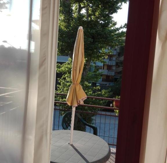 پانسیون Villa Lorena