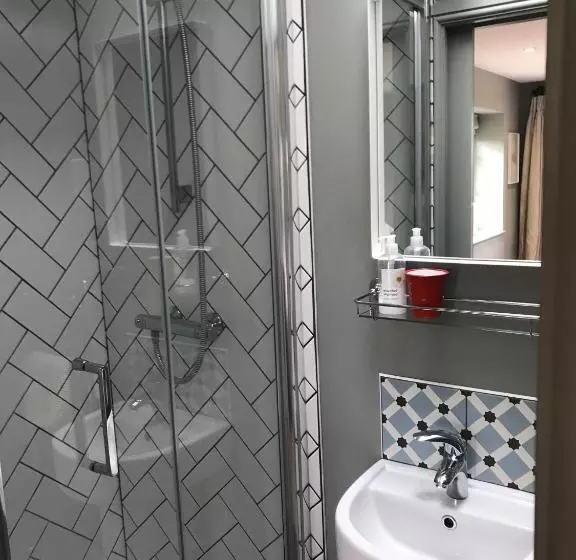 Aamiaismajoitus (B&B) Church End Cottage