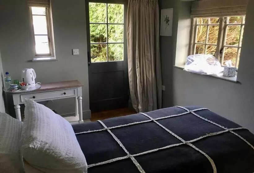 Aamiaismajoitus (B&B) Church End Cottage