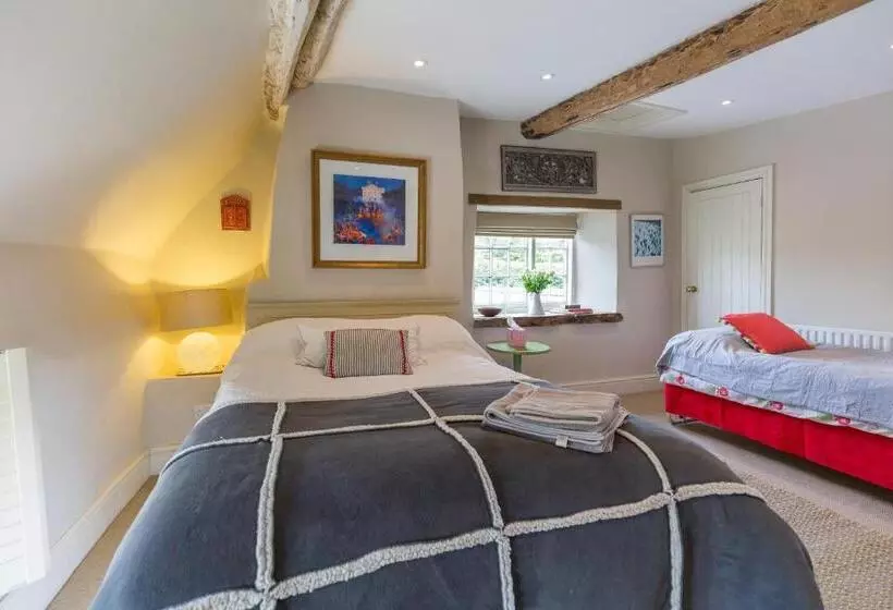 Aamiaismajoitus (B&B) Church End Cottage