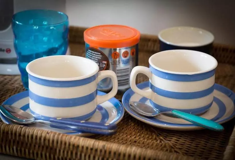 Aamiaismajoitus (B&B) Church End Cottage