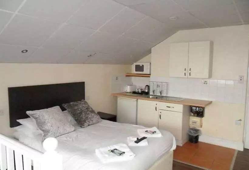 Anzy Panzy Hotel And Apartments