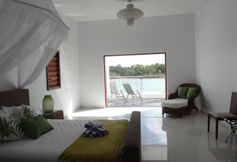 Paradise Point Escape