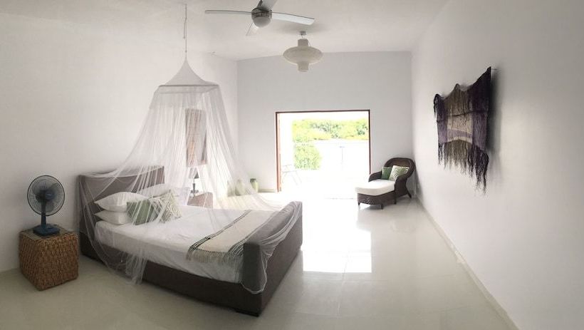 Paradise Point Escape