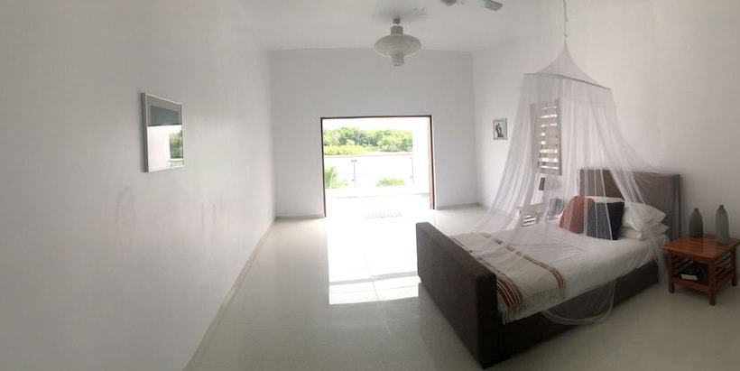 Paradise Point Escape