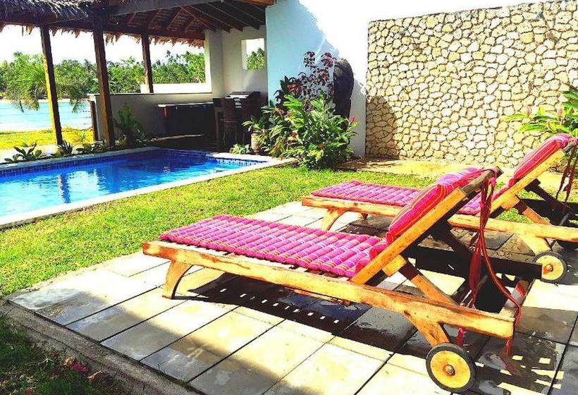 Paradise Point Escape