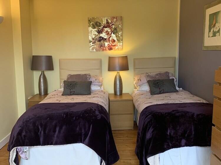 펜션 Ffos Y Ffin   Ascension In The Fields