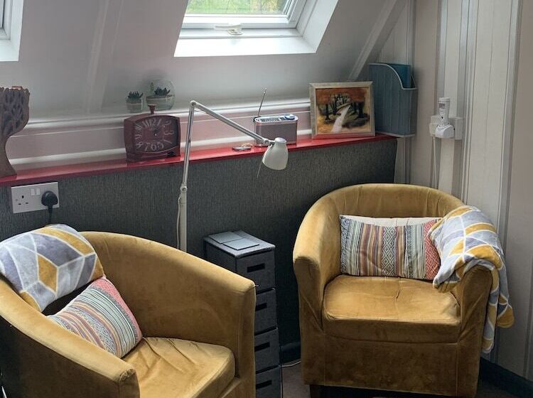 펜션 Ffos Y Ffin   Ascension In The Fields