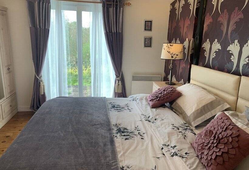 펜션 Ffos Y Ffin   Ascension In The Fields