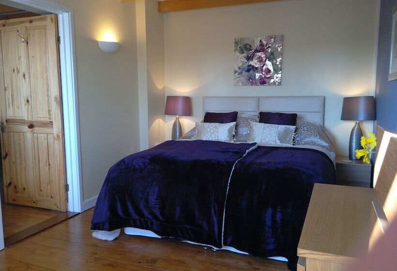 펜션 Ffos Y Ffin   Ascension In The Fields