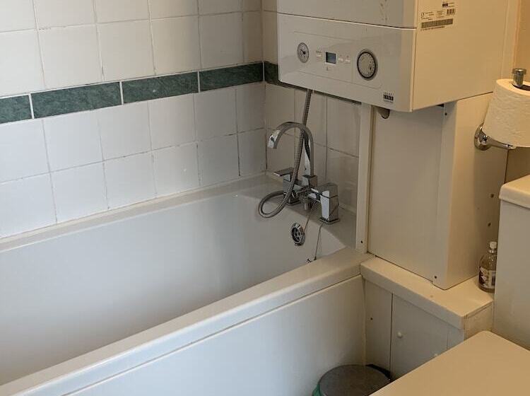 펜션 Ffos Y Ffin   Ascension In The Fields