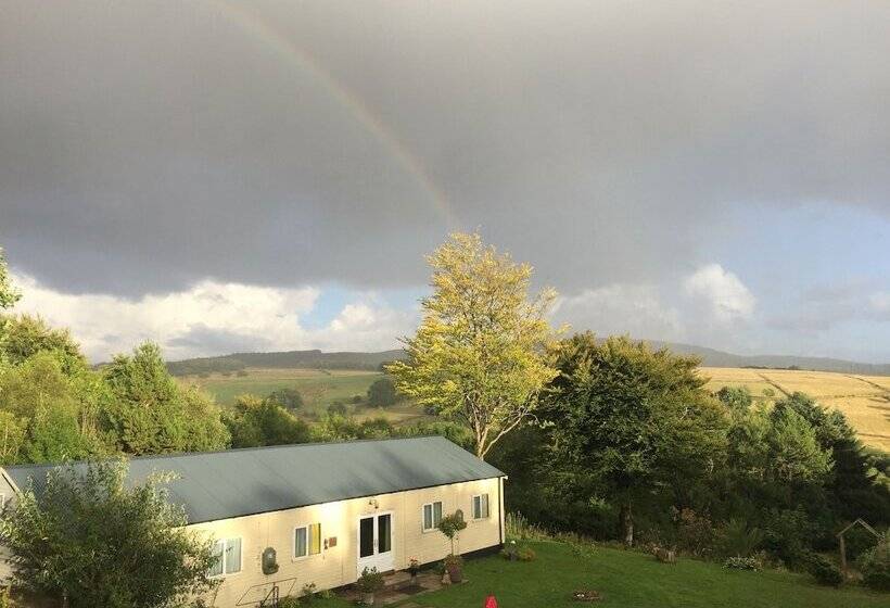 펜션 Ffos Y Ffin   Ascension In The Fields