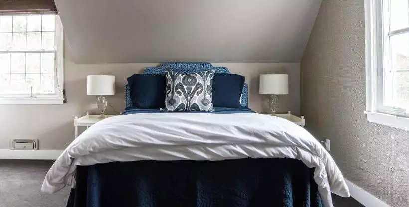 Russell House Bed And Breakfast
