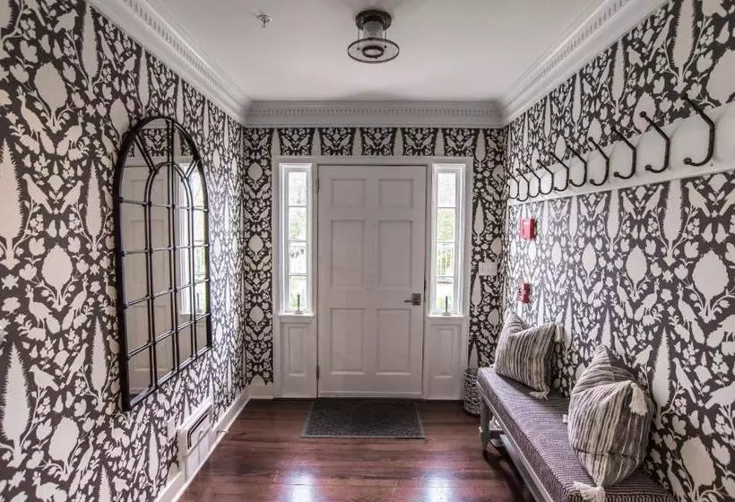 Russell House Bed And Breakfast