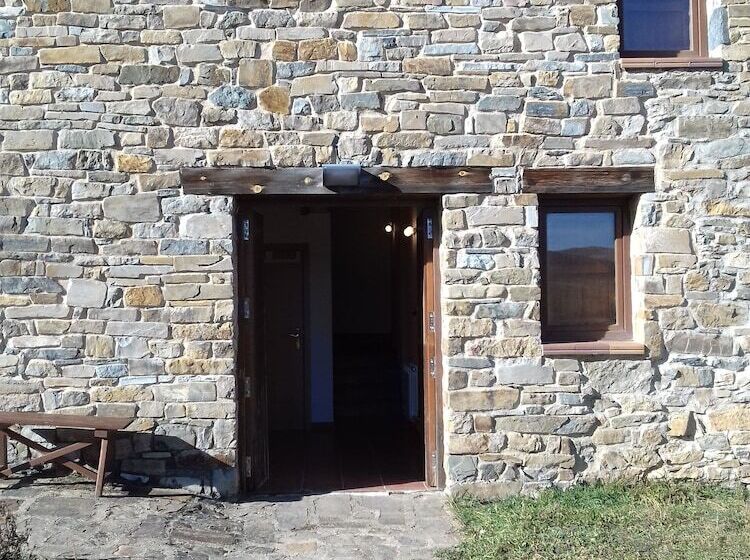 Albergue Corral De La Peña   Hostel