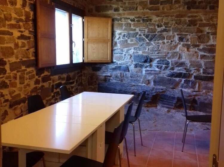 Albergue Corral De La Peña   Hostel