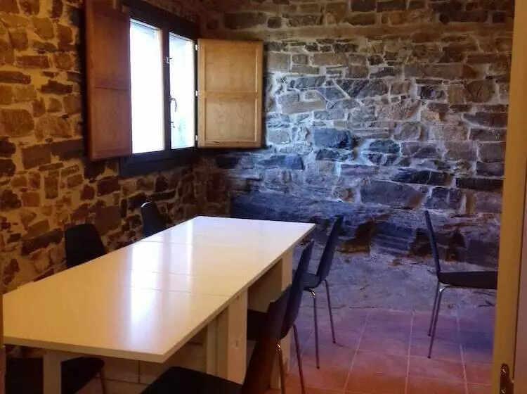 Albergue Corral De La Peña   Hostel
