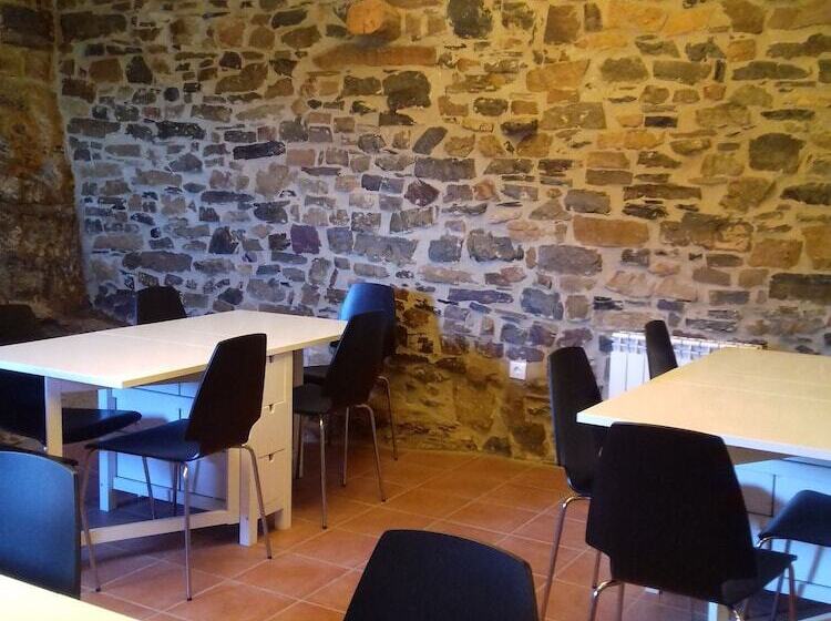 Albergue Corral De La Peña   Hostel