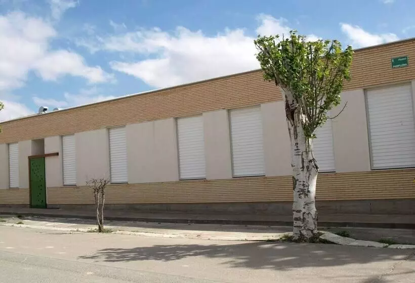 Albergue De Cabanillas   Hostel