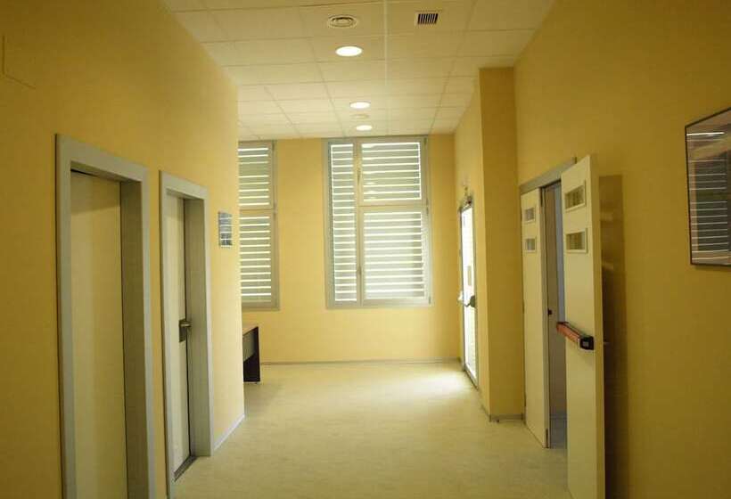 Albergue De Cabanillas Hostel