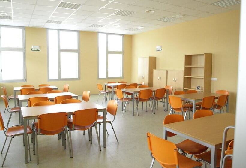 Albergue De Cabanillas Hostel