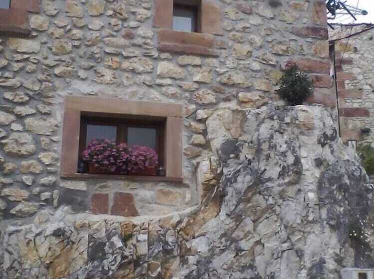 Albergue La Aldea Hostel