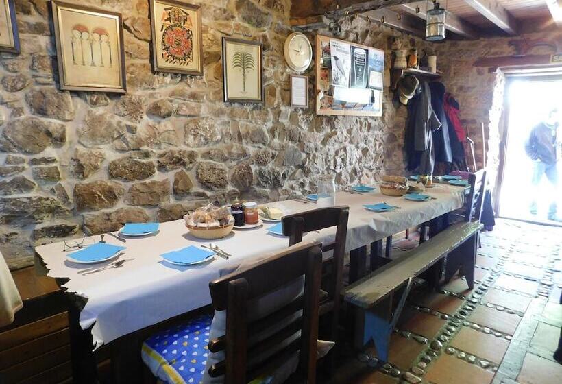 Albergue La Aldea Hostel