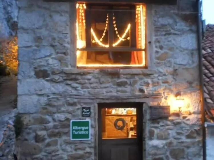 Albergue La Aldea   Hostel