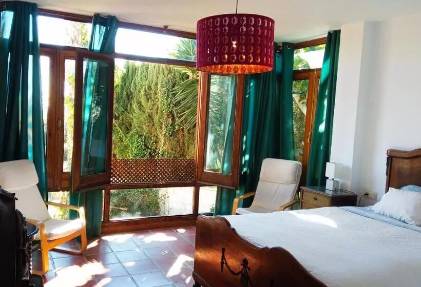 Aamiaismajoitus (B&B) Valle Y Mar, Casa De Huéspedes