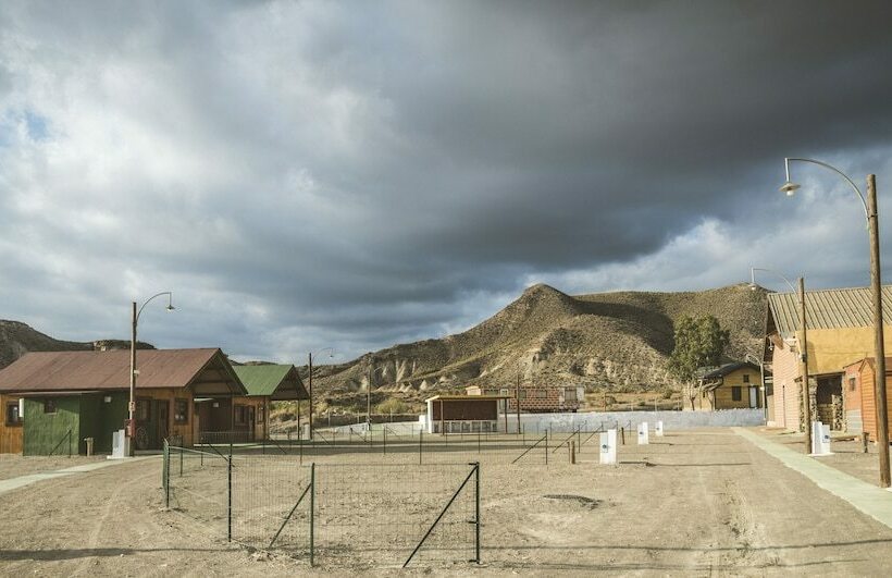 هتل Camping Fort Bravo