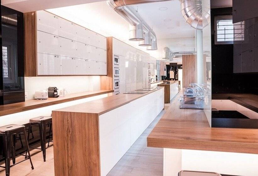 Mi Casa Inn Residencia Moncloa Hostel