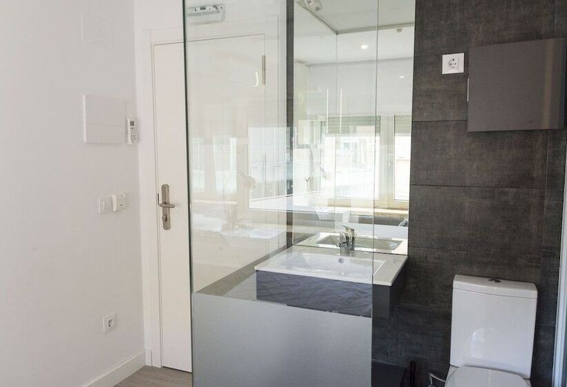 Mi Casa Inn Residencia Moncloa Hostel