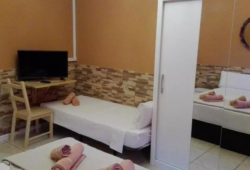 Majatalo Hostel Poseidon   Hm