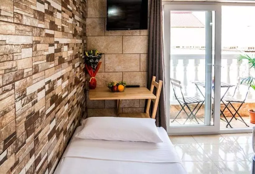 Majatalo Hostel Poseidon   Hm