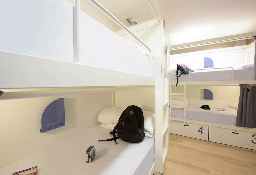 Room00 Gran Vía Hostel