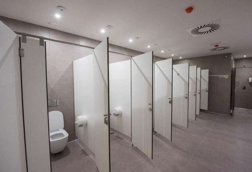 Room00 Gran Vía Hostel