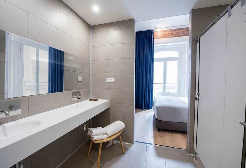 Room00 Gran Vía Hostel