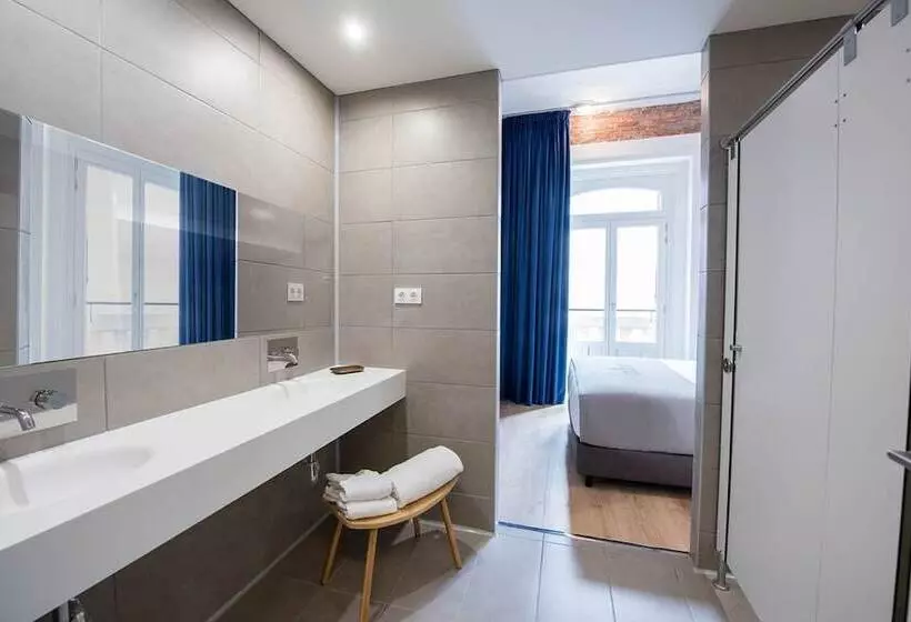 Room00 Gran Vía Hostel