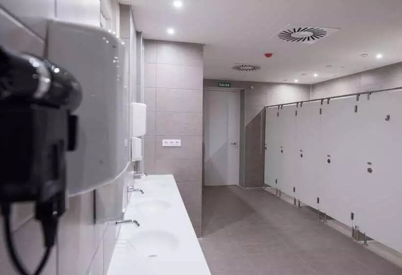 Room00 Gran Vía Hostel