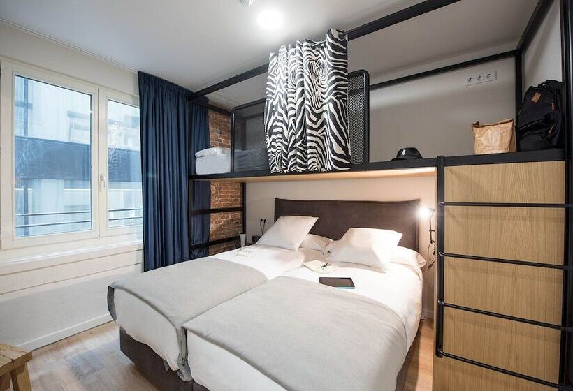 Room00 Gran Vía Hostel