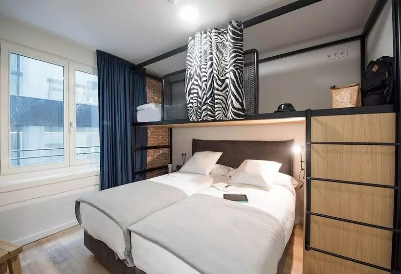 Room00 Gran Vía Hostel