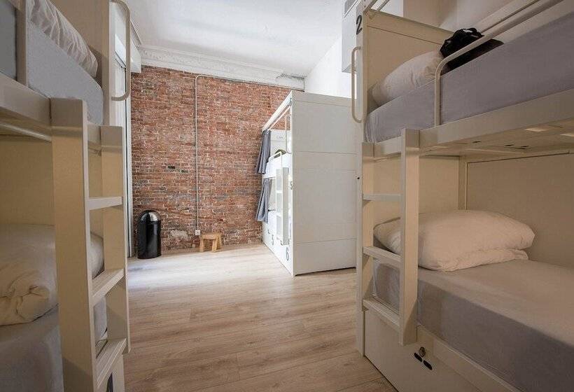 Room00 Gran Vía Hostel