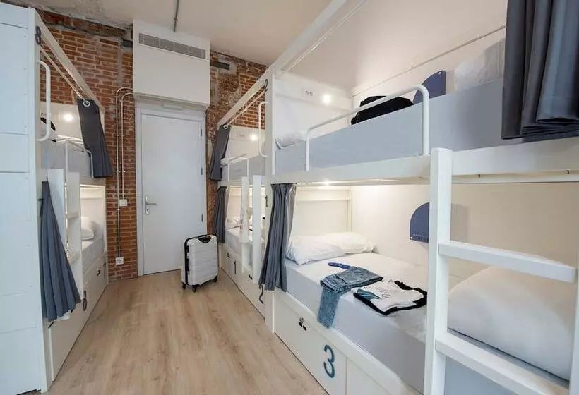 Room00 Gran Vía Hostel