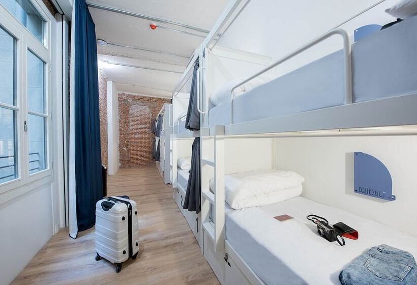 Room00 Gran Vía Hostel