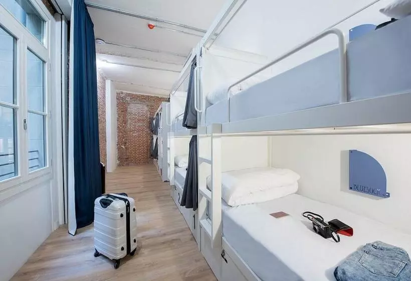 Room00 Gran Vía Hostel