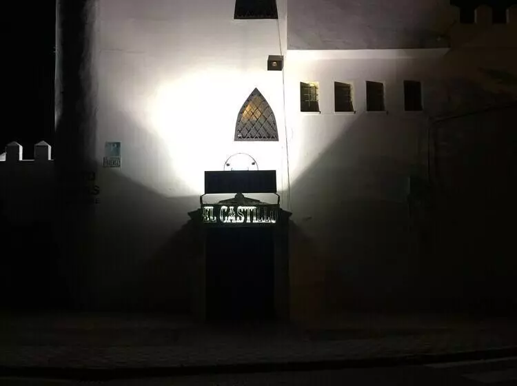 ユースホステル El Castillo