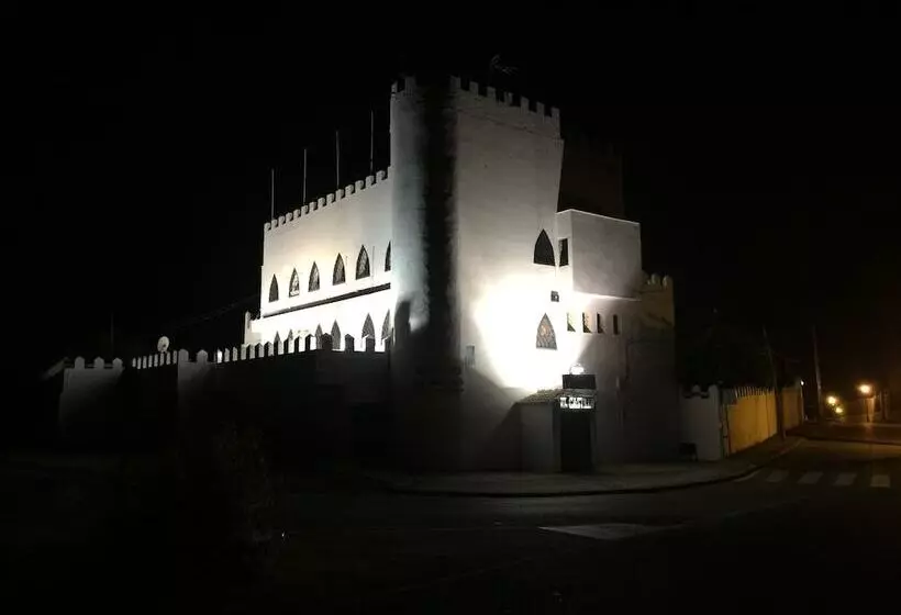 ユースホステル El Castillo