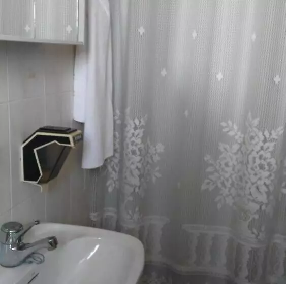 簡易ホテル Pensión  Mari Loli   Oficial