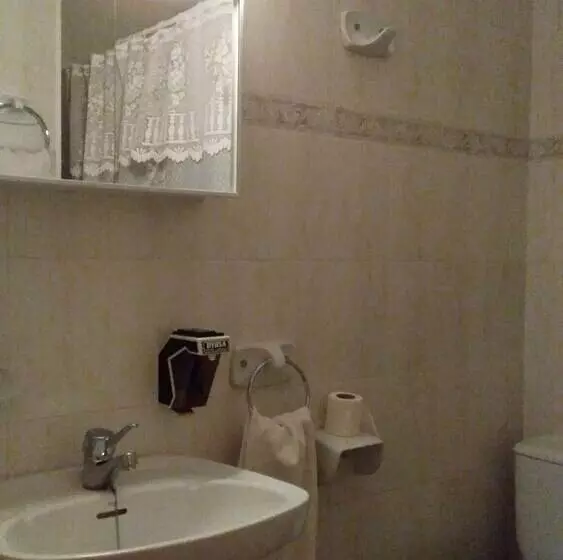 簡易ホテル Pensión  Mari Loli   Oficial