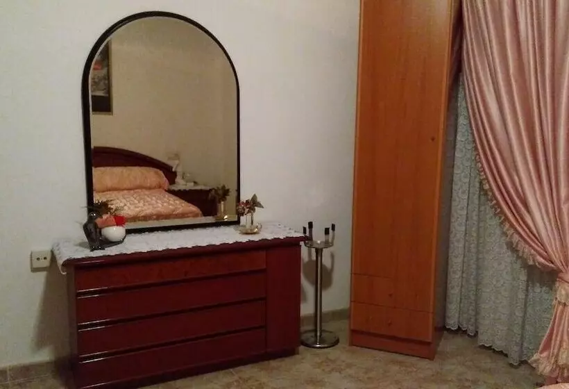 簡易ホテル Pensión  Mari Loli   Oficial